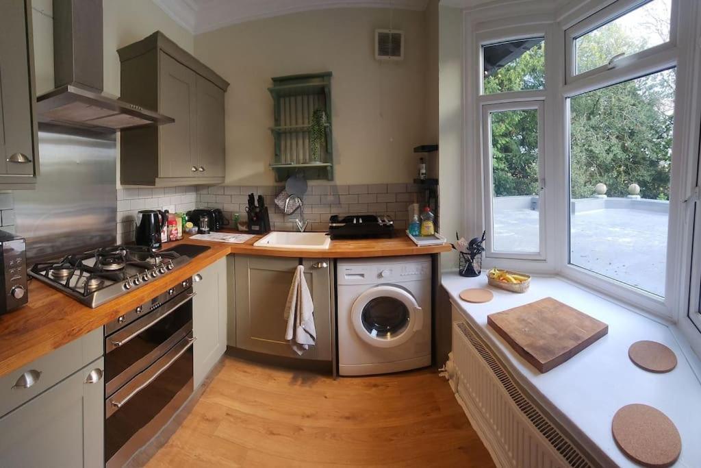 Spacious Guest Flat Near Roundhay Park Leeds  Exterior foto